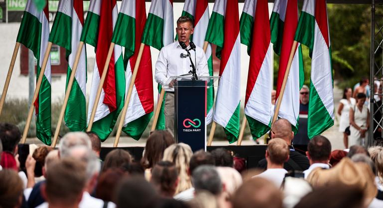 Zárt ajtók mögött a vereségre készíthette föl jelöltjeit Magyar Péter