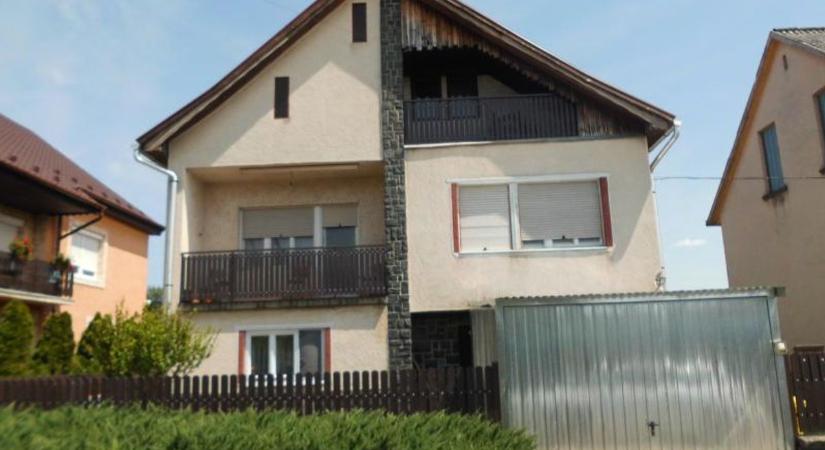 Ennyi pénzért ma már egy autót sem kapsz, nemhogy családi házat – Kiderült, hol árulják őket!