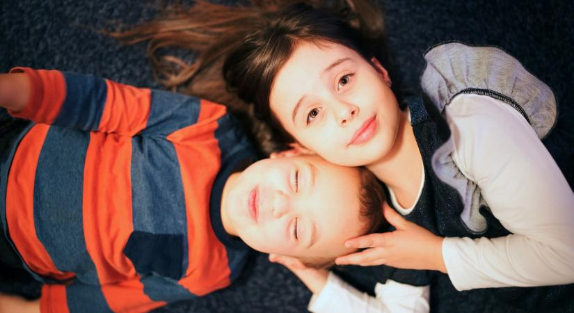 „Először lányt akar, mert az majd vigyáz a testvéreire.” – A nők kihasználása már gyerekkorban elkezdődik