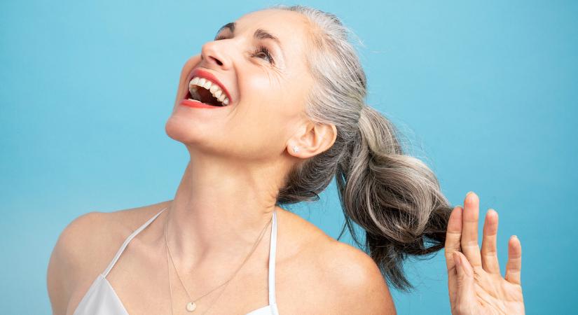 Nézd csak! Ha így kötöd össze a hajad 40 felett, 10 évet is fiatalodhatsz