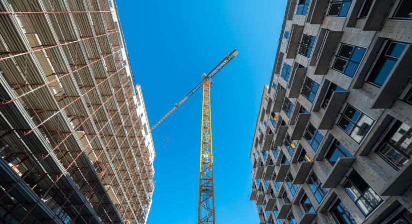 Megugrott az építési engedélyek száma – már az élénkülés jelei látszanak a lakáspiacon