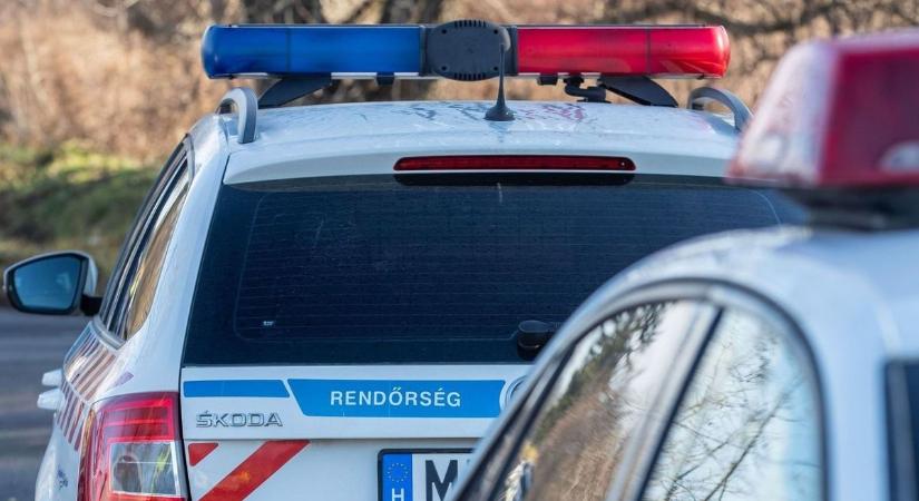 Rendőrkézen két online csaló