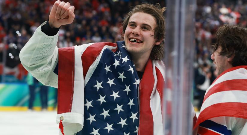 Kiütötték a fogát, majd nem sokkal később belőtte az olimpiai bajnoki címet érő gólt