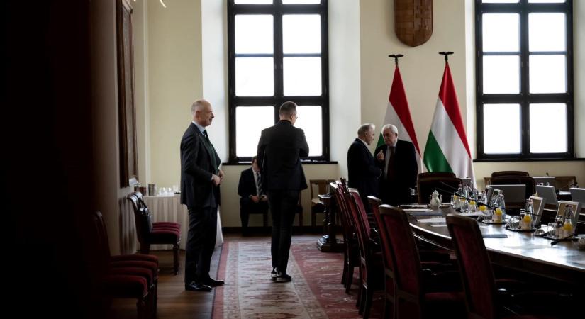 Tavaly félezernél is több kormánydöntést rejtettek el a nyilvánosság elől