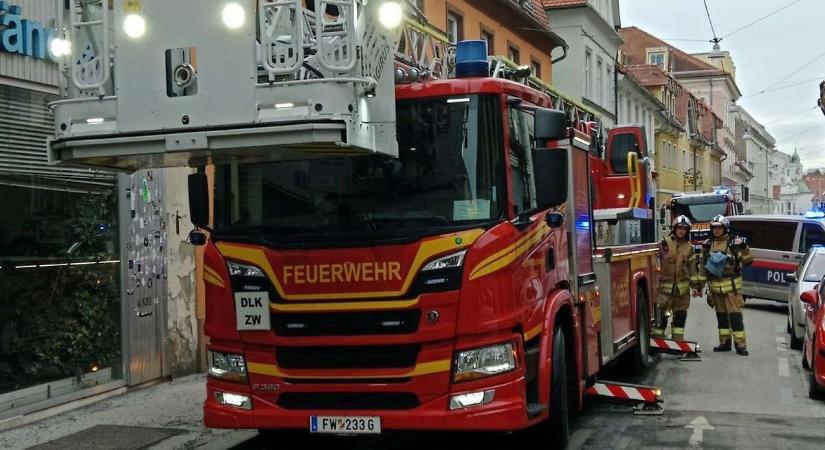 Égő lakásban rekedt egy nő Ausztriában