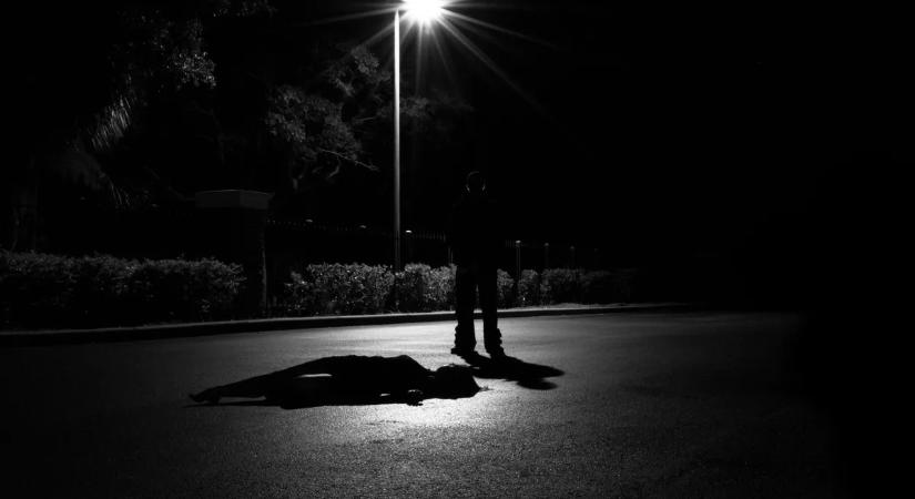 Vérfagyasztó! Tíz golyóval végezték ki a gondozószolgálat vezetőjét