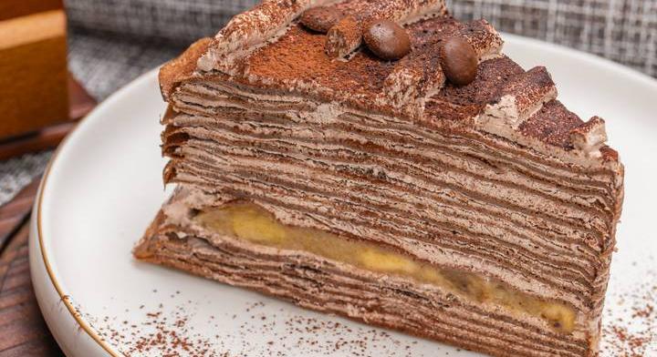 Banános-csokis palacsintatorta: csak rétegezz mindent egymásra