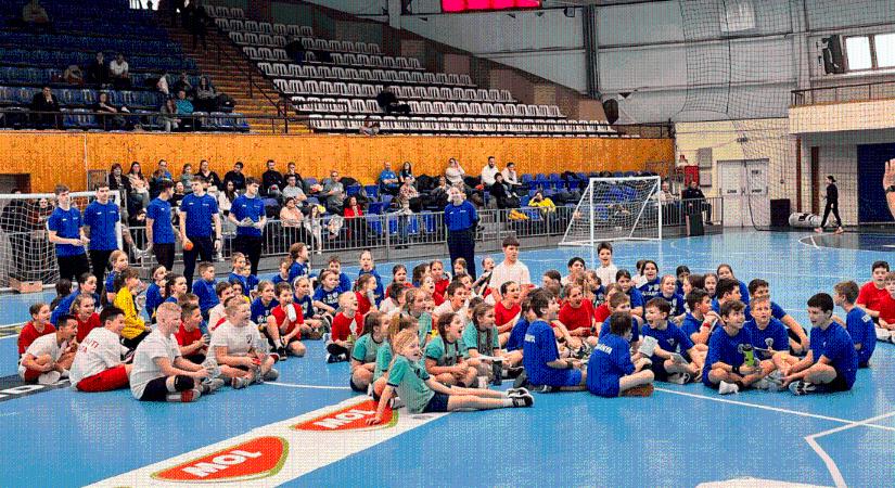 Játék, nevetés és kézilabda – elkezdődött a Sulikézi Fesztivál