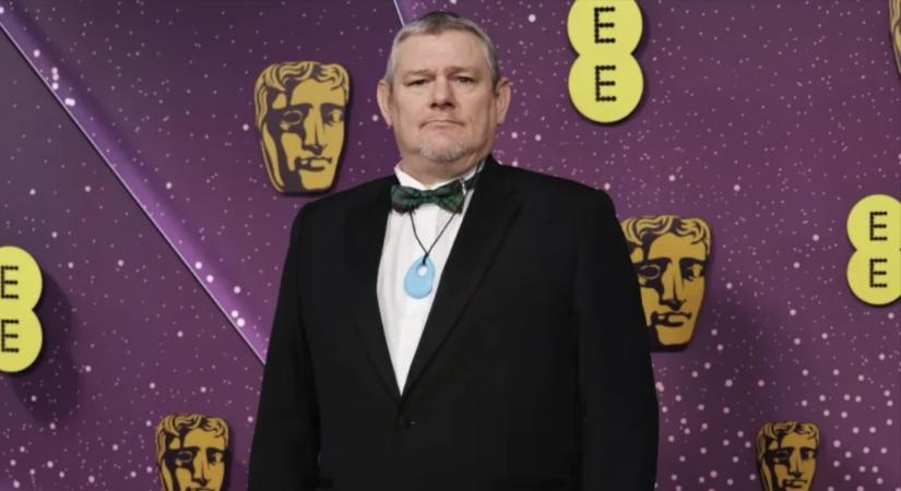 Egy néző hangosan lenégerezett két híres amerikai fekete színészt a BAFTA díjátadóján, mégsem lett botrány, sőt megértést kértek neki