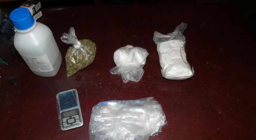 Drogterjesztőt és vásárlóját kapcsolták le közúti ellenőrzésen Orosházán