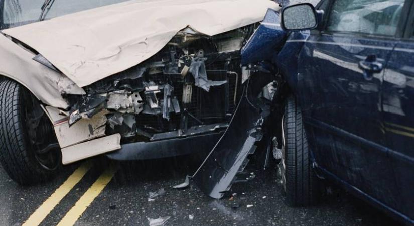 Fontos határidő jár le a héten az autókkal kapcsolatban: komoly bajba kerülhet, aki elfelejti