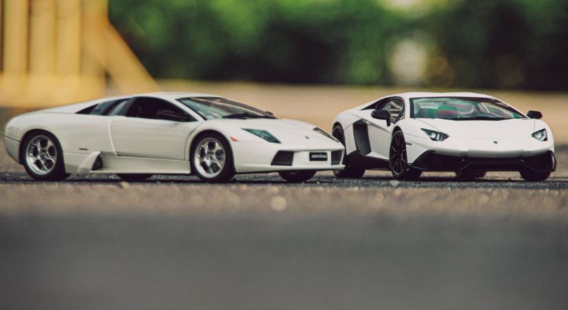 Száznyolcvan fokos fordulatot tesz a Lamborghini