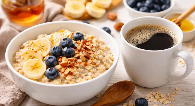 Íme, miért ne igyál kávét zabpehely evése közben