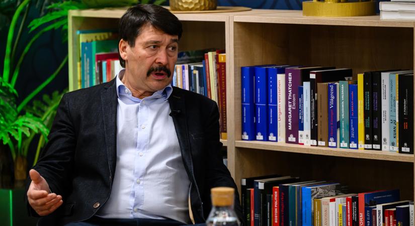 Kínában él Áder János lánya, felkapott festőművész lett ott Orsolya