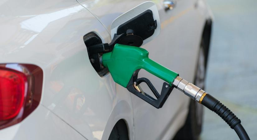 Még ma érdemes tankolni, kedden a benzin és a gázolaj is drágul