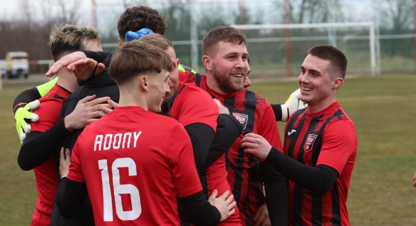 Nem erre számítottak Mezőfalván, amit az adonyiak csináltak – galéria, videó