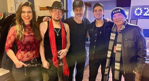 Bruce Dickinson beugrott Adrian Smith és Richie Kotzen londoni koncertjére (videó)