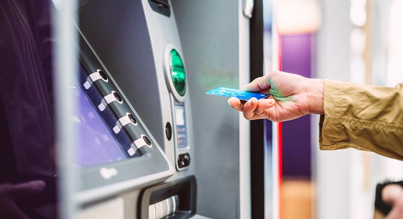 Közleményt adott ki az MBH Bank – több százezer ügyfelet érint a leállás