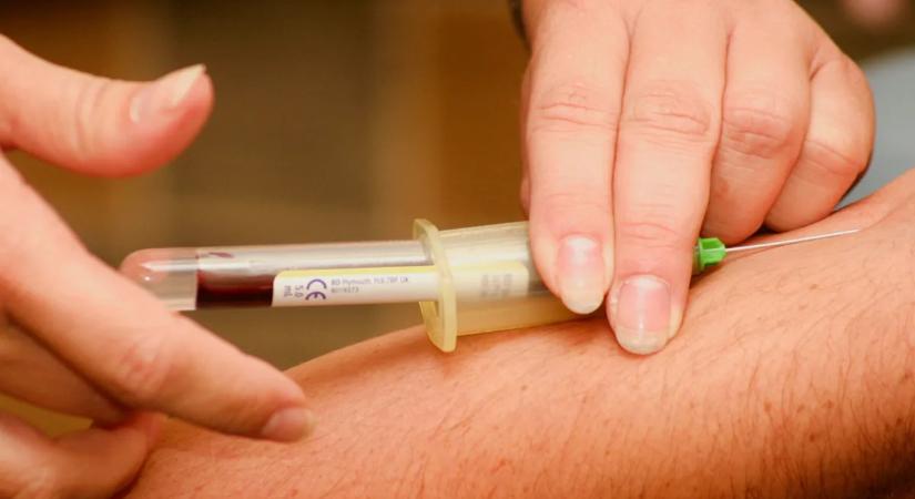 Vérvétel fájdalom nélkül? – Megérkezett Magyarország első „piócarobotja”