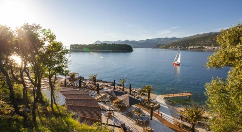 Áradások fenyegetik a magyarok egyik kedvenc nyaralóhelyét: veszélyes szintet érhet el a tengerszint