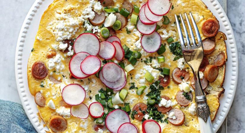 Tavaszi omlett (virslis, túrós, újhagymás, retkes)