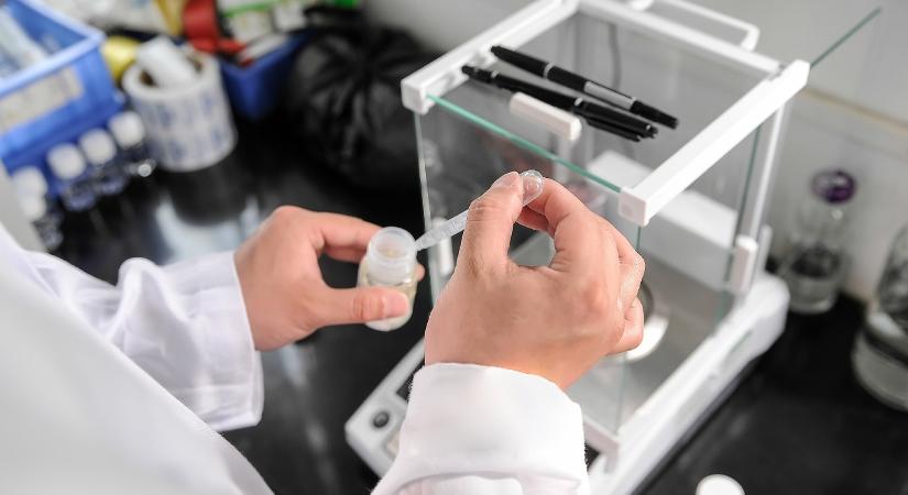 Rákkeltő fémeket találtak az illegális vape-ekben