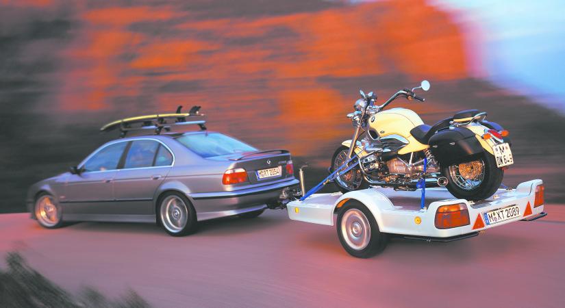 Ez volt a legmenőbb extra egy BMW-hez 25 éve, a magyar vidék kedvence lehetett volna