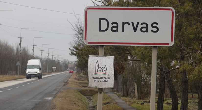 Darvas közösséggel és jövőképpel tartja meg lakosságát
