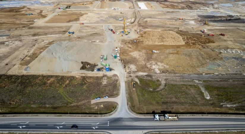 Három éve tart a lejtmenet. Tippelj, mennyivel zsugorodtak tavaly a beruházások