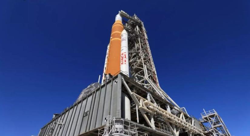 Újabb hiba az SLS-nél: csúszik a NASA Hold-missziója