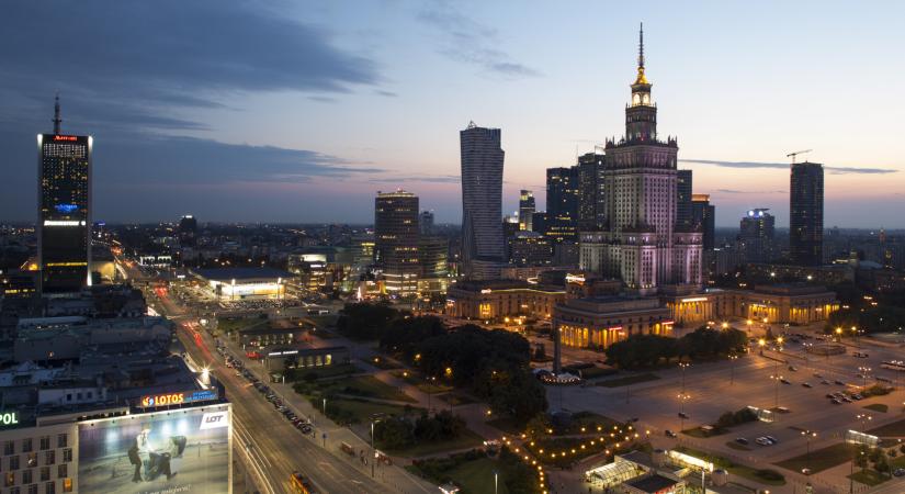 Száguld a lengyel kiskereskedelem, az elemzőket is meglepte