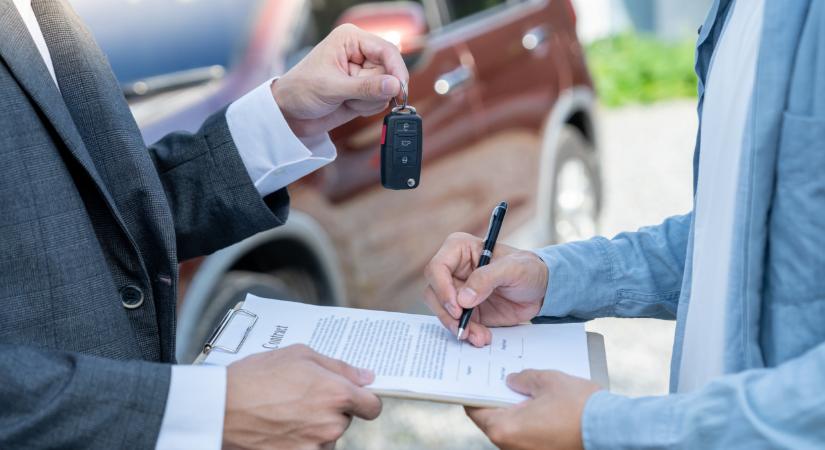 Irtó fontos határidő közeleg rengeteg magyar autós számára: keményen fizethet az, aki ezt elmulasztja