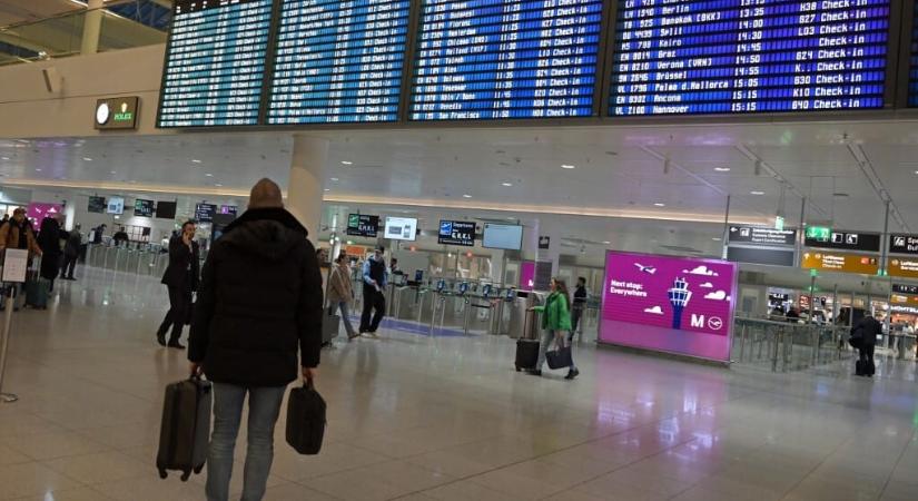 Éjszakára a Lufthansa gépén ragadtak az utasok, mert hazament az összes buszsofőr a müncheni reptérről