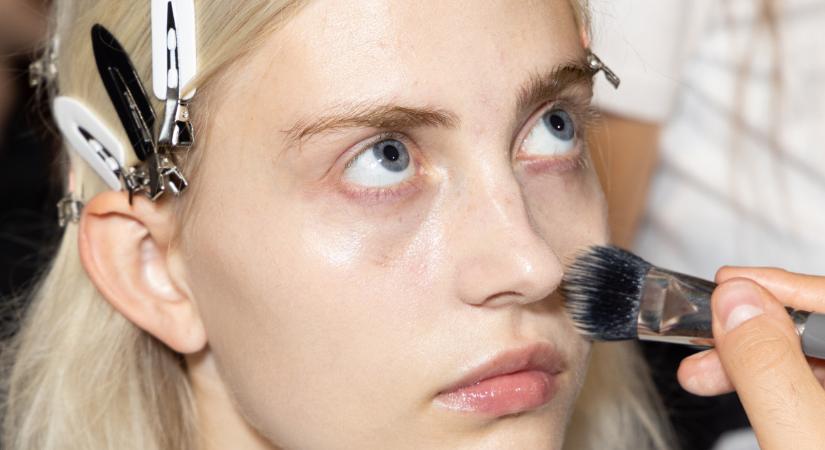 Toplista: A 10 legjobb alapozó extra száraz bőrre