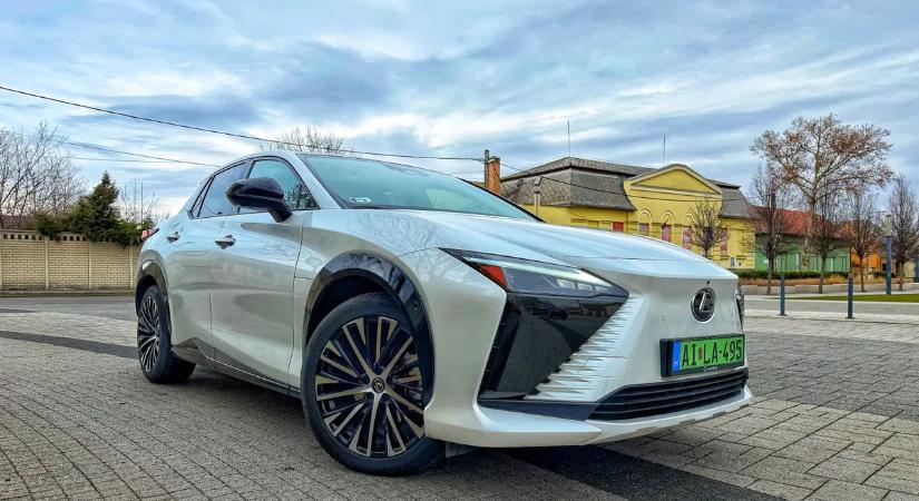 Finom erő, csendes luxus – Leteszteltük a Lexus RZ 300e Executive modellt