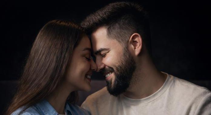 A szerelem első látásra illúziója - Miért a lassú ismerkedés a tartós boldogság titka?