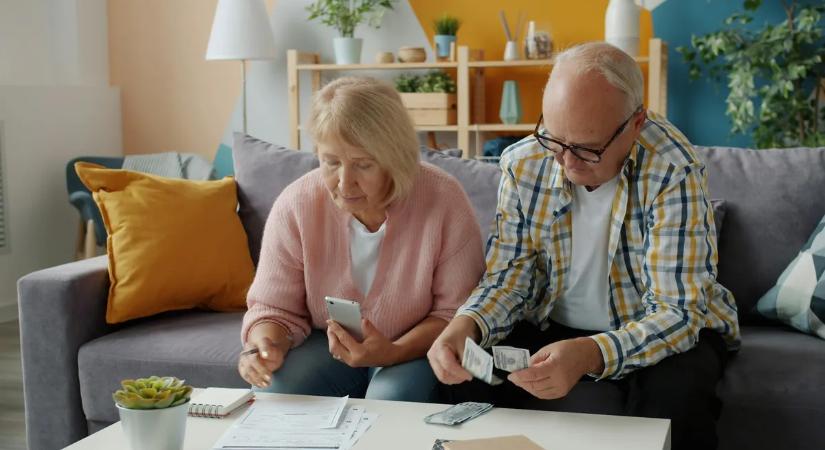 Nyugdíjutalás rendje 2026-ban: mutatjuk, hogy mikor jön a pénz a bankszámlákra