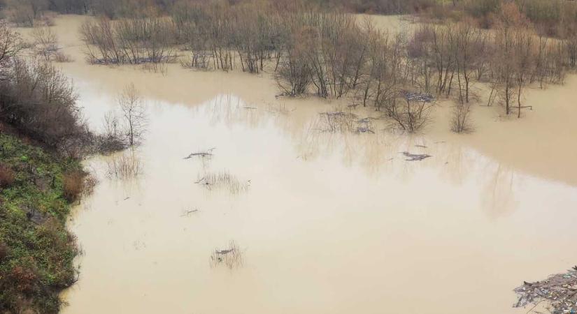 Árvízvédelmi készültséget rendeltek el 15 megyében