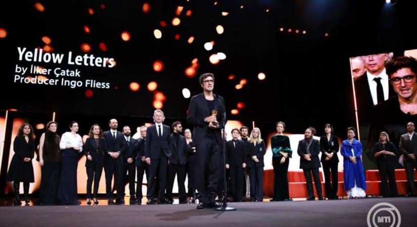 A Gelbe Briefe nyerte az Arany Medvét