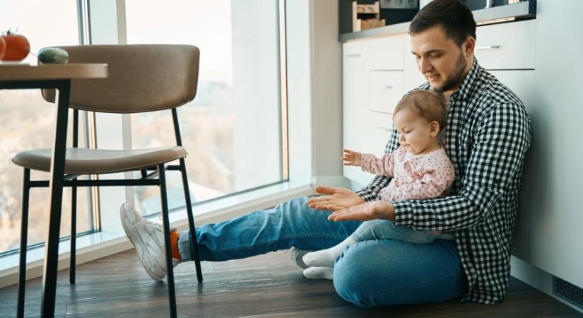 Még mindig kevés apa megy GYED-re vagy GYES-re – Mi a baj a hazai rendszerrel?