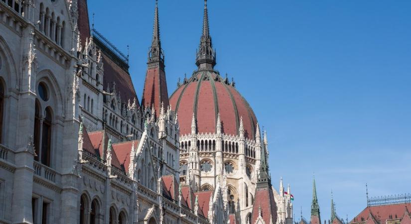 Azonnali közleménnyel indította a hétfőt Magyarország kormánya