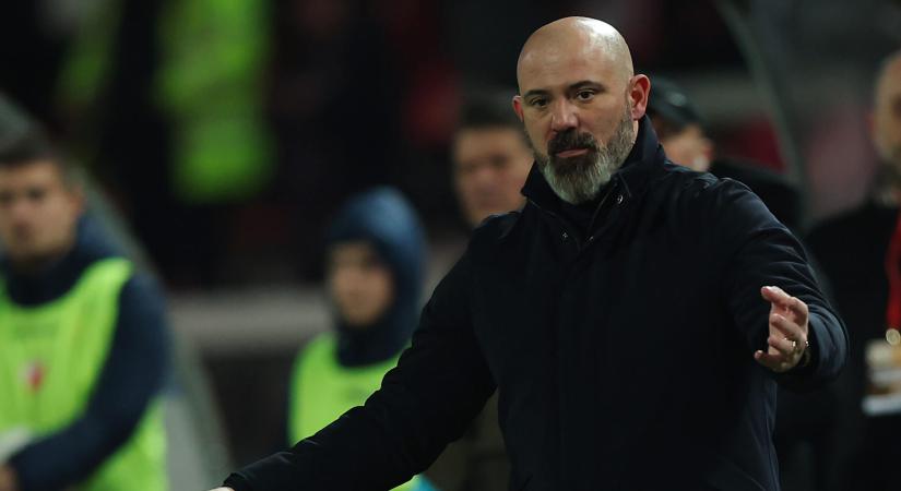 A rengeteg pirotechnika és tűz miatt kellett félbeszakítani Sztankovicsék meccsét