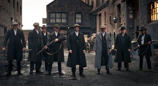 Itt a Peaky Blinders-film első, robbanásokban gazdag előzetese