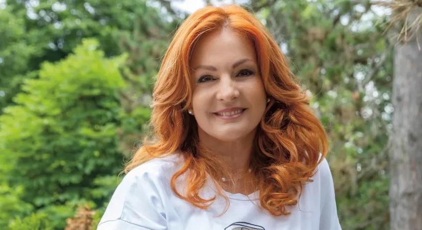 „Belecsaptunk” – brutálisan dögös fotóval robbantotta fel a netet az 56 éves Keleti Andrea