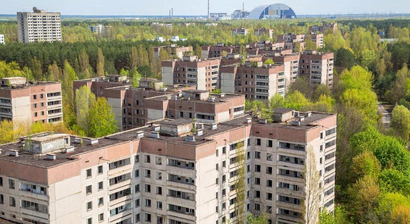 Betörtek a csernobili atomerőmű lezárt területére, azonnal elsötétedett a kamera, amikor meglátott valami óriásit a sötétben