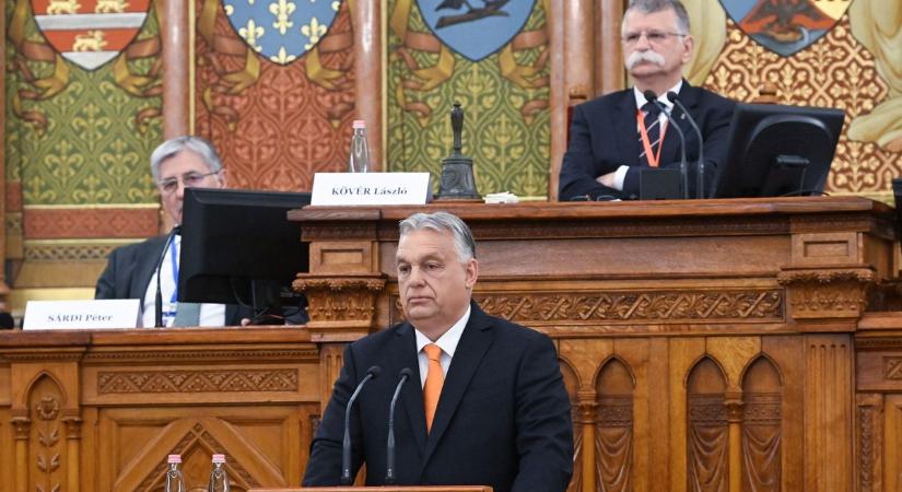 Orbán Viktor: a nemzeti kormány nem enged a zsarolásnak (élő)