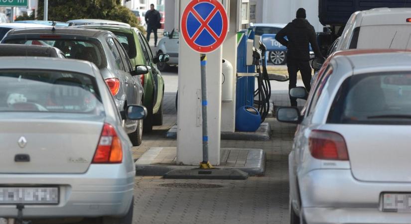 Tumultus lehet ma a kutakon – nem véletlenül, nagy változás jön az üzemanyagok árában!