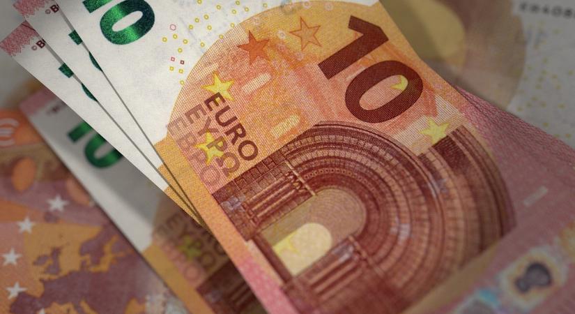 Így fest a szlovák 10 eurós, megdöbbentő, melyik magyar épület van rajta