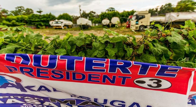 Vérfürdőbe fordult a drogháború – a Nemzetközi Büntetőbíróság elé kerül a volt elnök