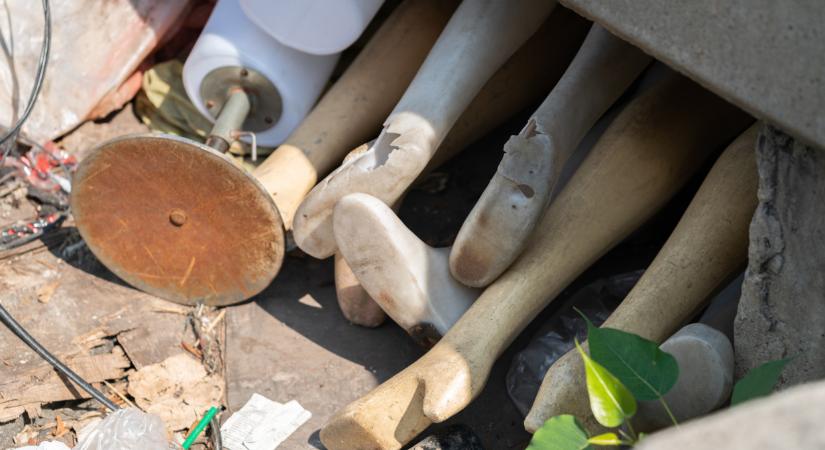 Döbbenet Tiszajenőn: a vadászok is kiakadtak, zoknis műlábak hevertek szerteszét  Videó